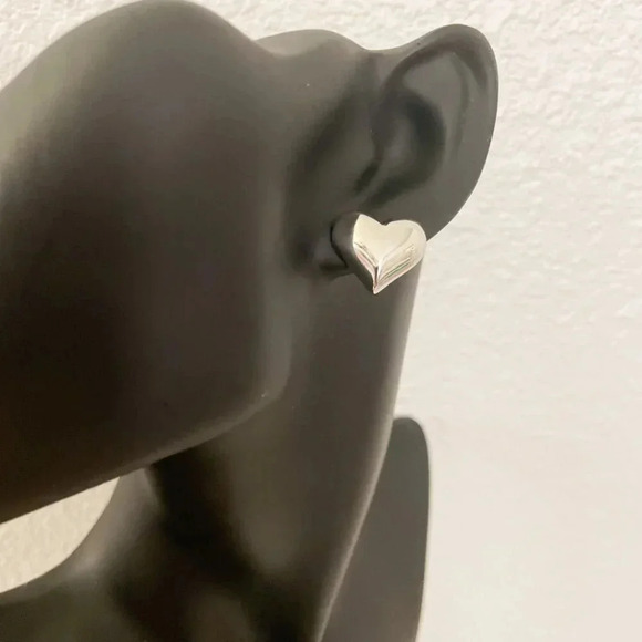925 Sterling Silver Heart Stud Earrings Large Heart Earrings Heart Studs - Picture 4 of 7